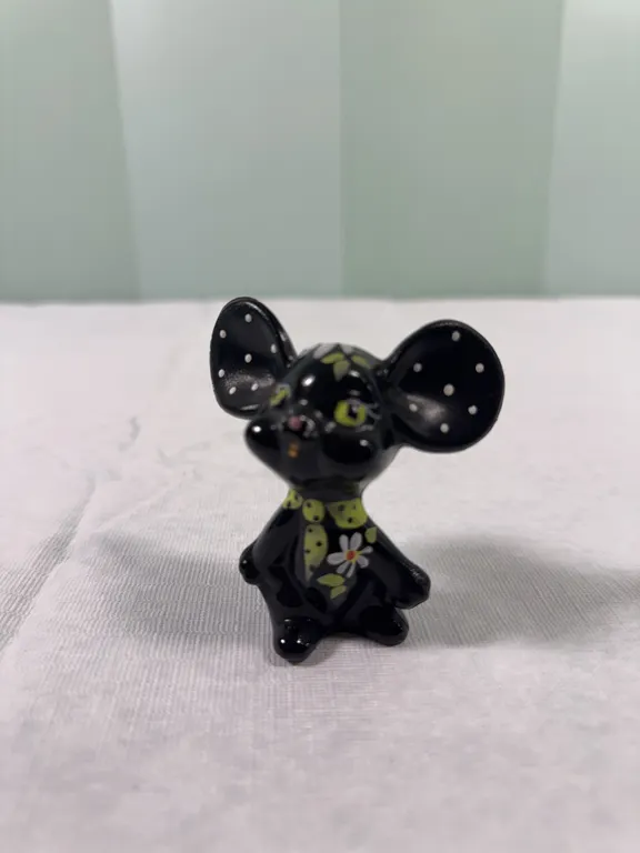 Fenton Hand Painted Mouse