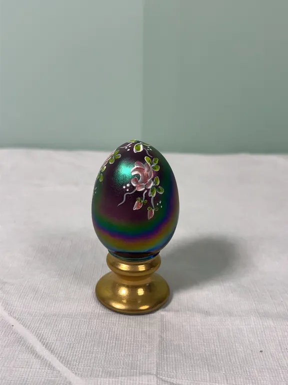 Fenton Iridescent Hand Painted Egg