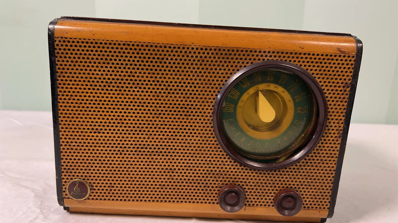 VTG Emerson Radio