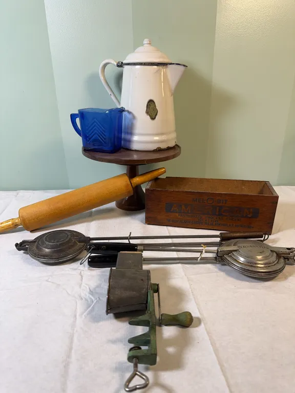 Primitive Kitchen Items