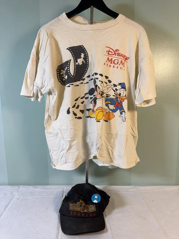 VTG Disney T-Shirt & Hat