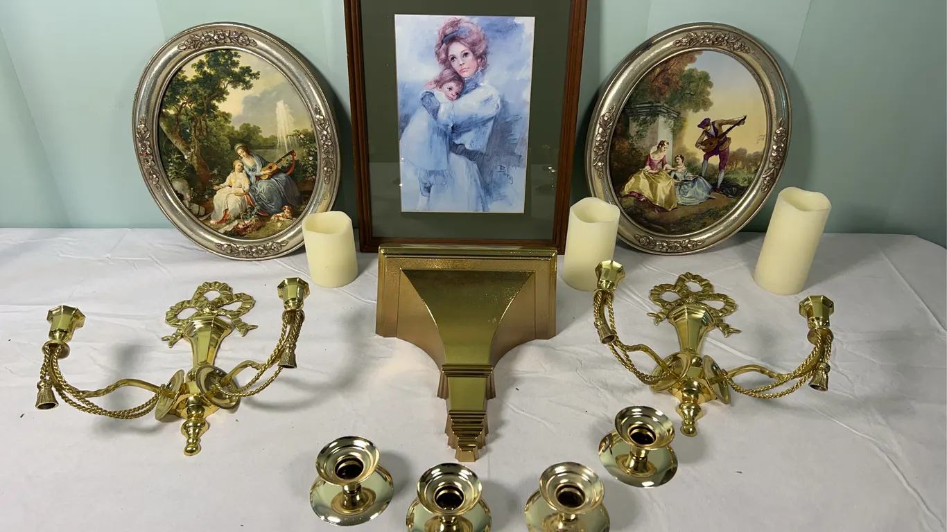 Wall Art & Sconces