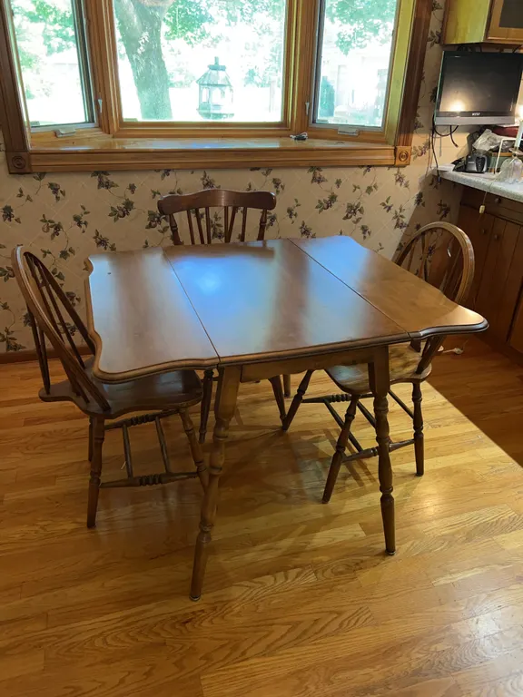 Drop Leaf Table & (3) Chairs