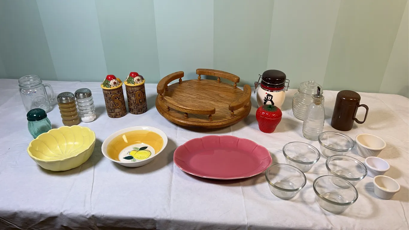 Lazy Susan & Contents