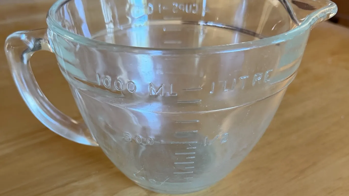 Vintage Anchor Hocking 4-Cup Glass Measuring Cup – 1 Quart / 32 oz / 1 Liter