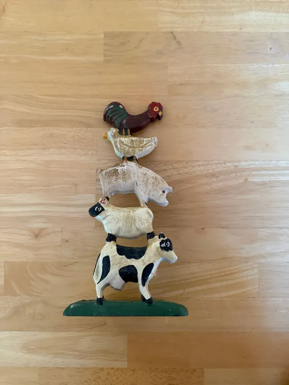 Vintage Cast Metal Stacked Farm Animals Sculpture – Cow Pig Rooster – Rustic Farmhouse Decor