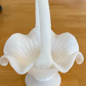 Vintage White Milk Glass Basket – Ruffled Edge & Twisted Handle – Decorative