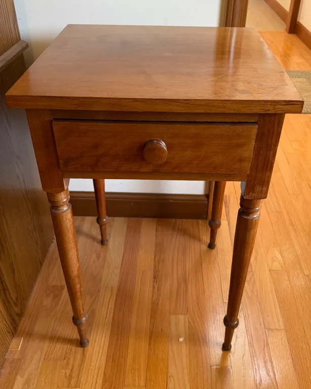 Vintage Wooden End Table / Nightstand – Single Drawer – Turned Legs