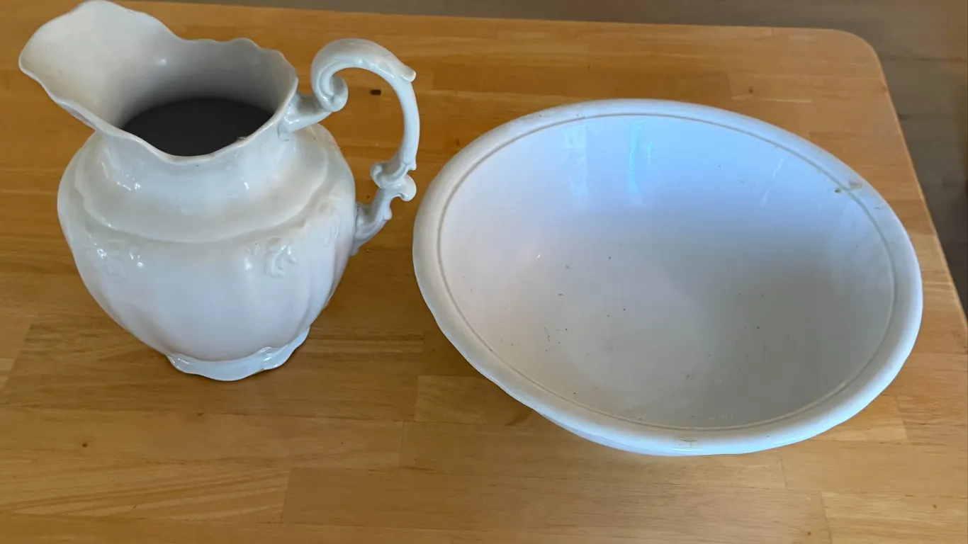 Vintage Johnson Bros. Royal Ironstone China England Large Wash Basin & Pitcher Set