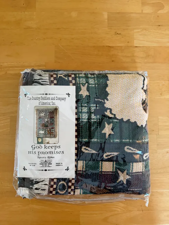 God Keeps His Promises Tapestry Afghan – Noah’s Ark Design – Country Peddlers – 36" x 48" – Made in