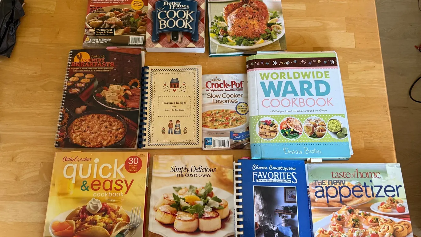 Lot of 11 Cookbooks – Taste of Home, Betty Crocker, Crock-Pot, Better Homes, Costco & More