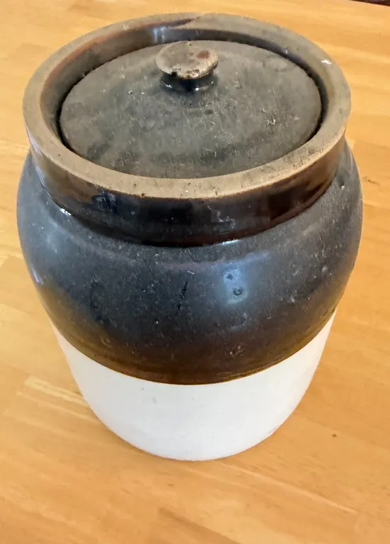 Vintage Two-Tone Stoneware Crock with Lid – Brown & White Bean Pot / Storage Jar