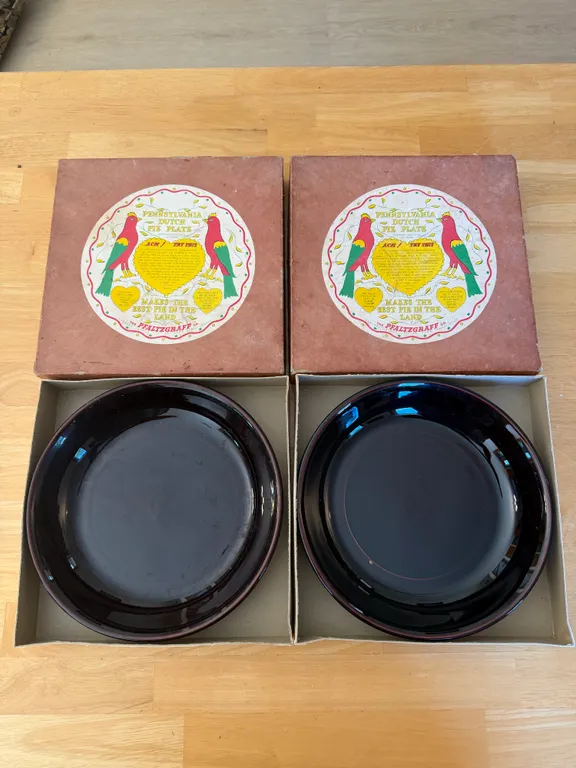 Pair Pennsylvania Dutch Pie Plates – Pfaltzgraff York PA – Boxed