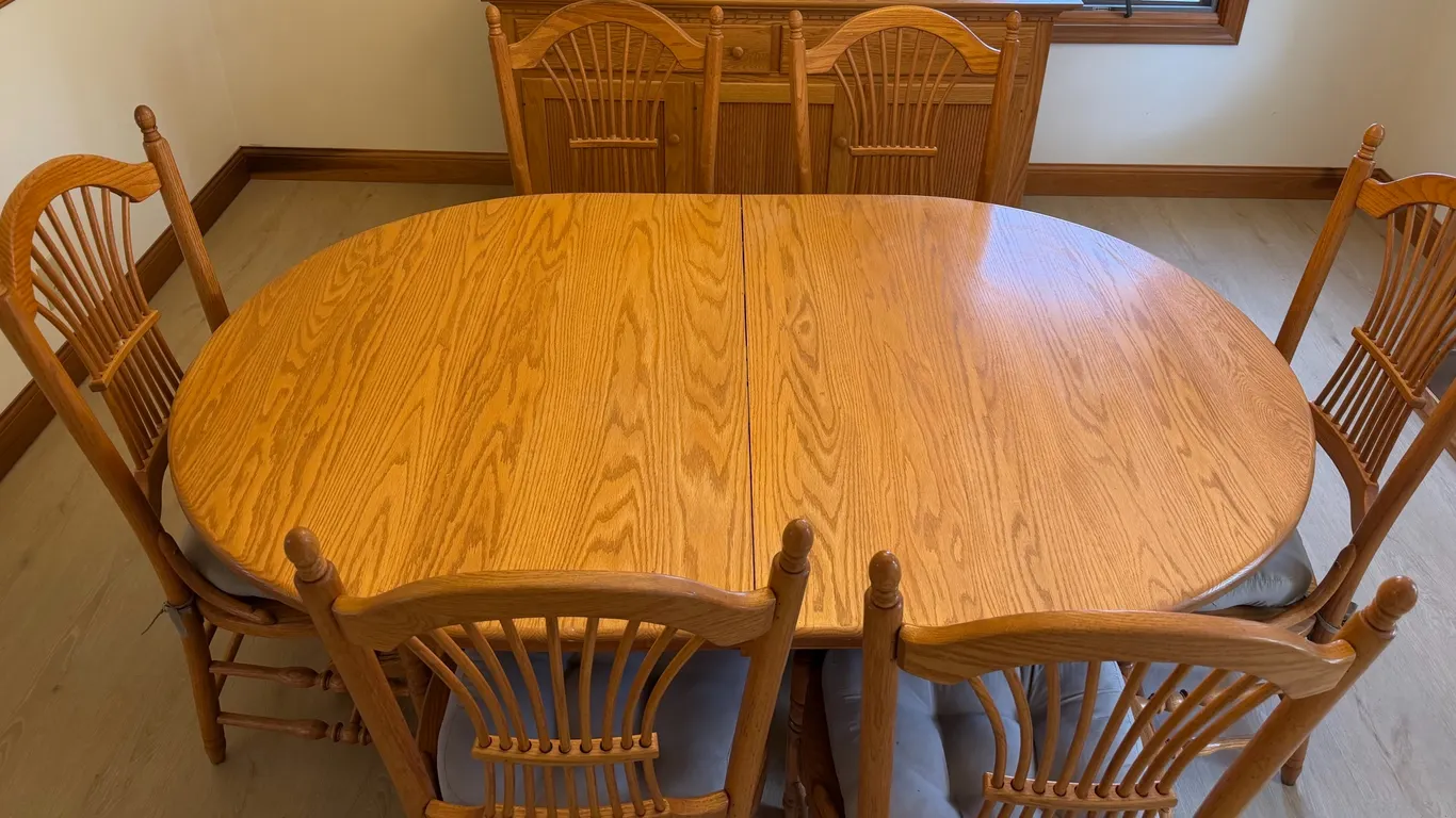 Oak Dining Table & 6 Chairs with 3 Leaves