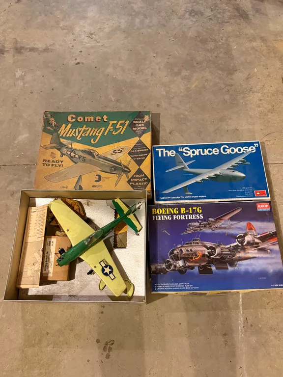 Vintage Model Airplane Kit Lot Mustang F-51 Spruce Goose B-17G Flying Fortress