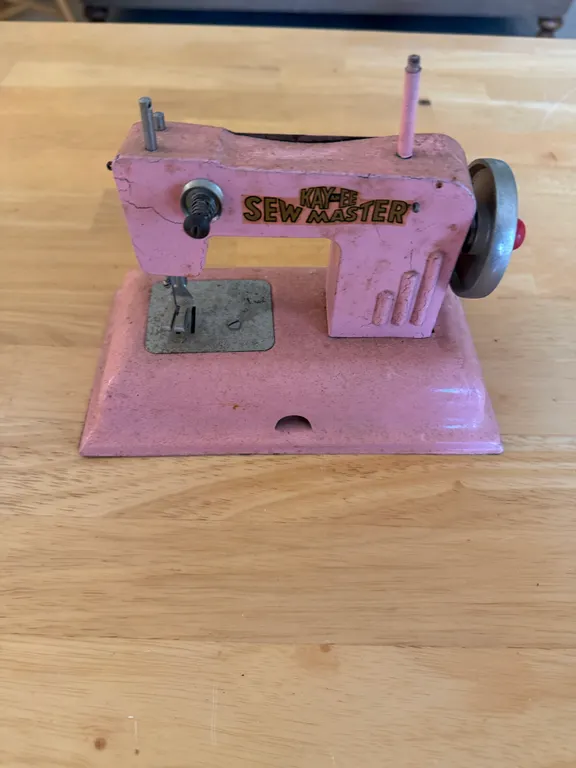Vintage Kay-EE Sew Master Pink Toy Sewing Machine
