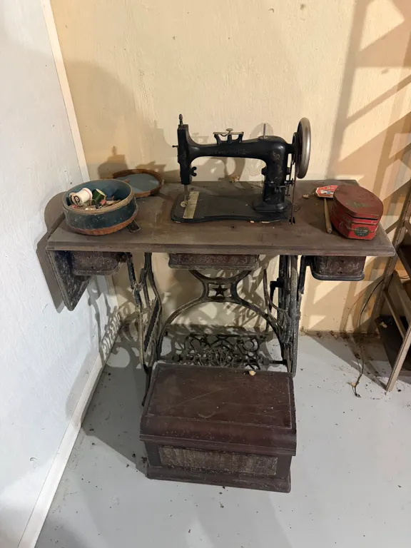 ntique Domestic Treadle Sewing Machine & Large Sewing Notions Lot