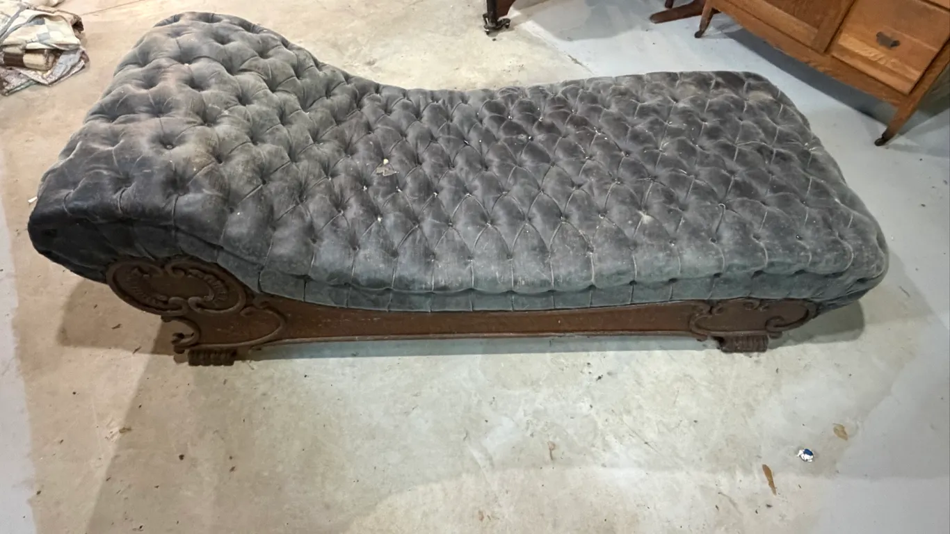 Antique Tufted Velvet Chaise Lounge Ornate Wood Frame