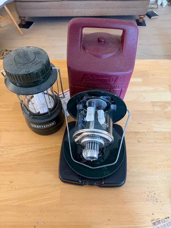 Coleman Propane Lantern & Craftsman Battery Lantern Lot