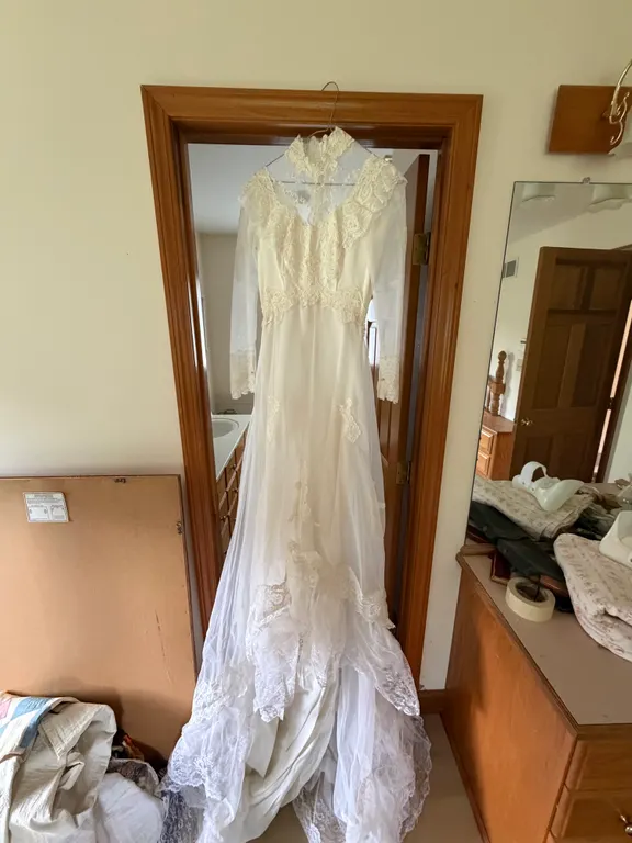 Vintage Lace Long Sleeve Wedding Dress with Train