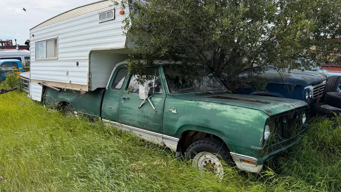 Dodge Extended Cab Truck w/ Camper