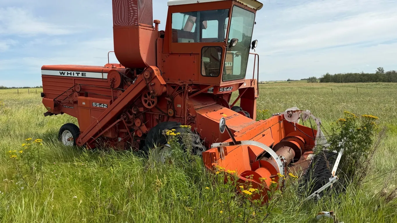 White 5542 Combine