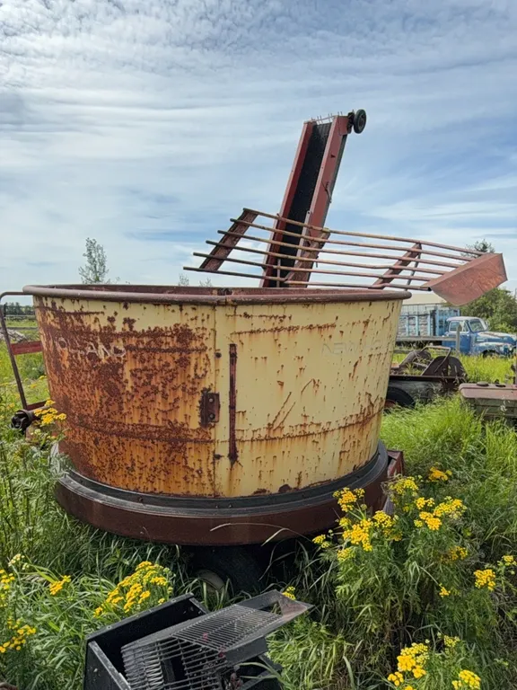 Sperry New Holland Tub Grinder