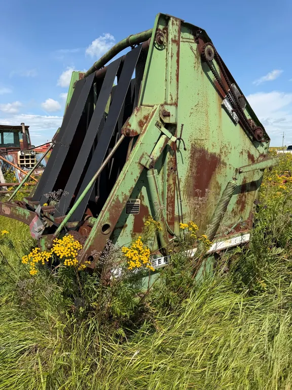 John Deere 500 Round Baler