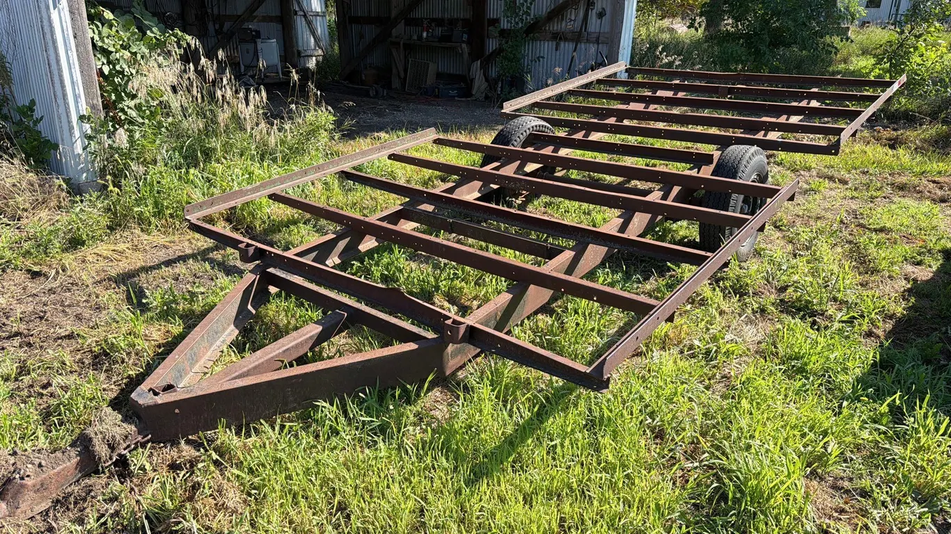 8ft x 16ft Metal Running Gear/Bale Wagon