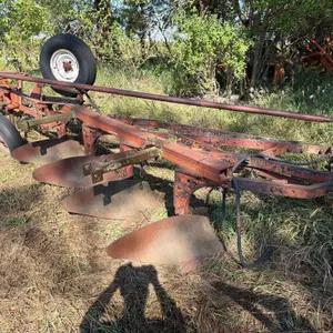 International 540 4 Bottom Plow
