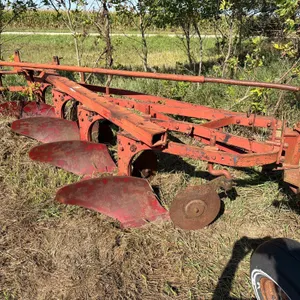 International 540 4 Bottom Plow