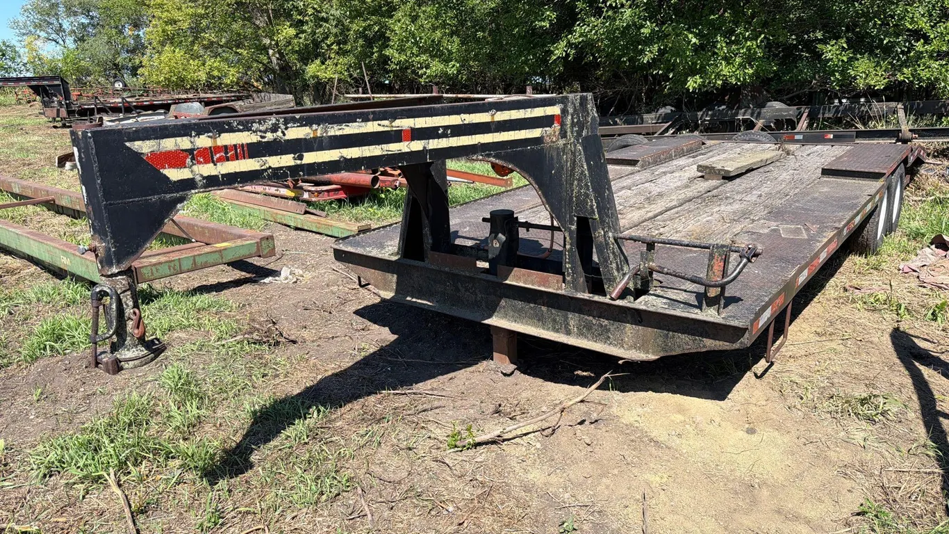 102” x 24ft Gooseneck Flatbed Trailer