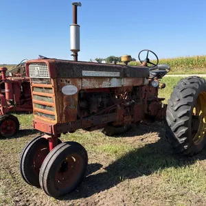 Farmall 560 Tractor