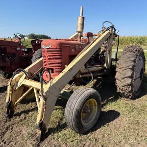 Farmall M Tractor w/ Loader