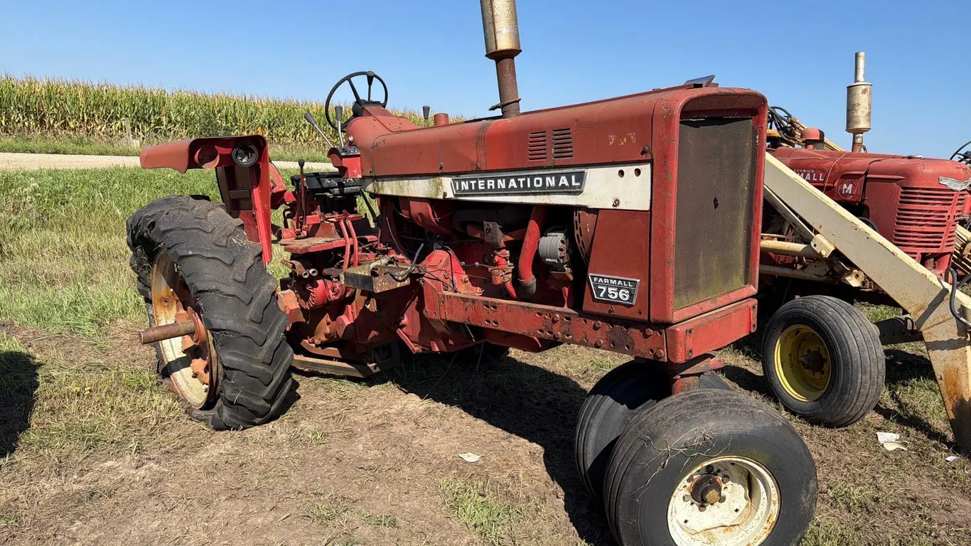Farmall 756 Tractor