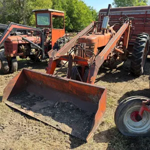 Farmall Tractor w/ Loader