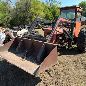 Farmall H Tractor w/ Loader