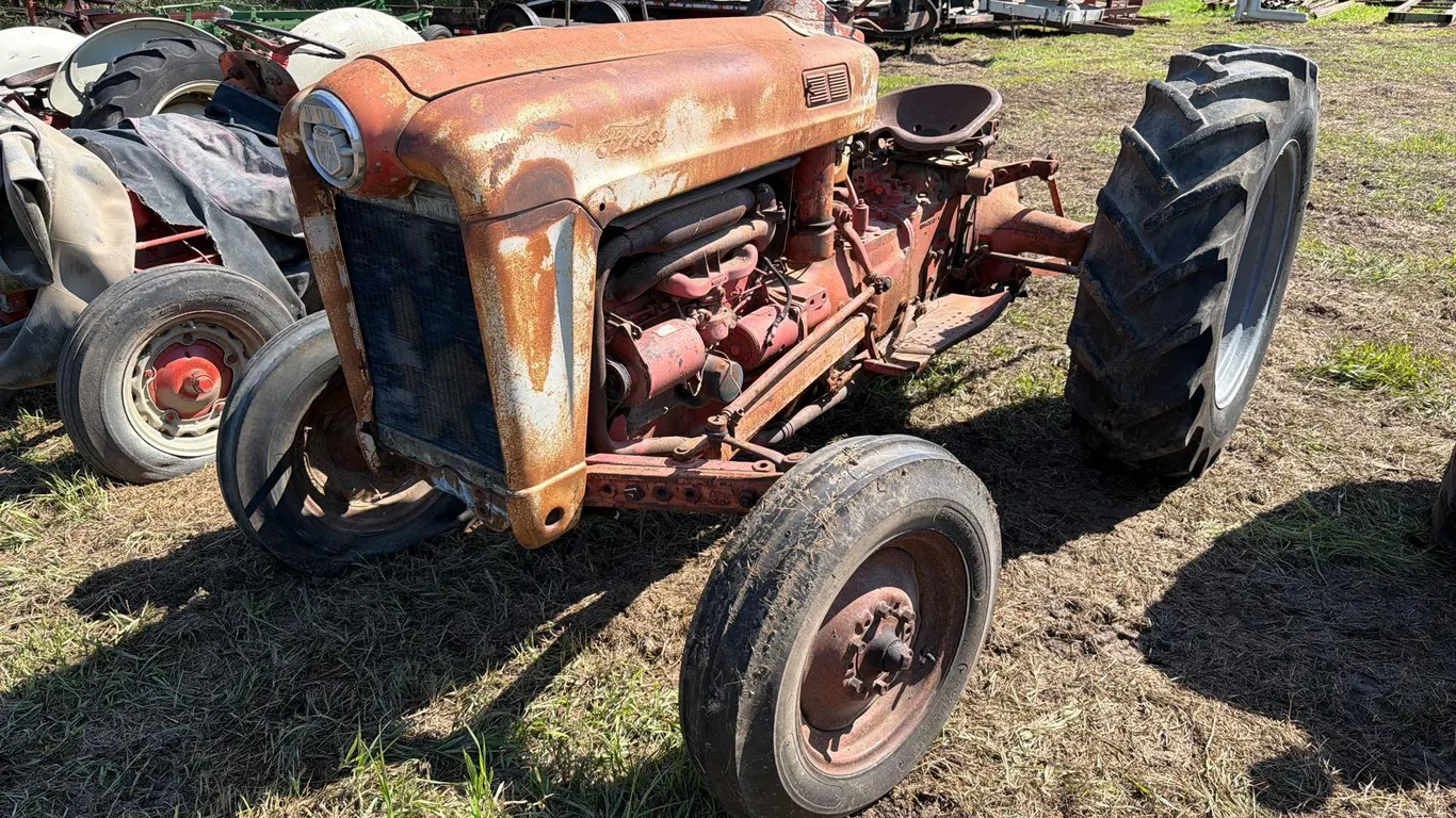 Ford 800 Tractor