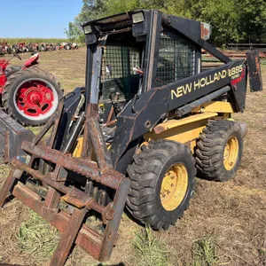 New Holland LX885 Skidloader