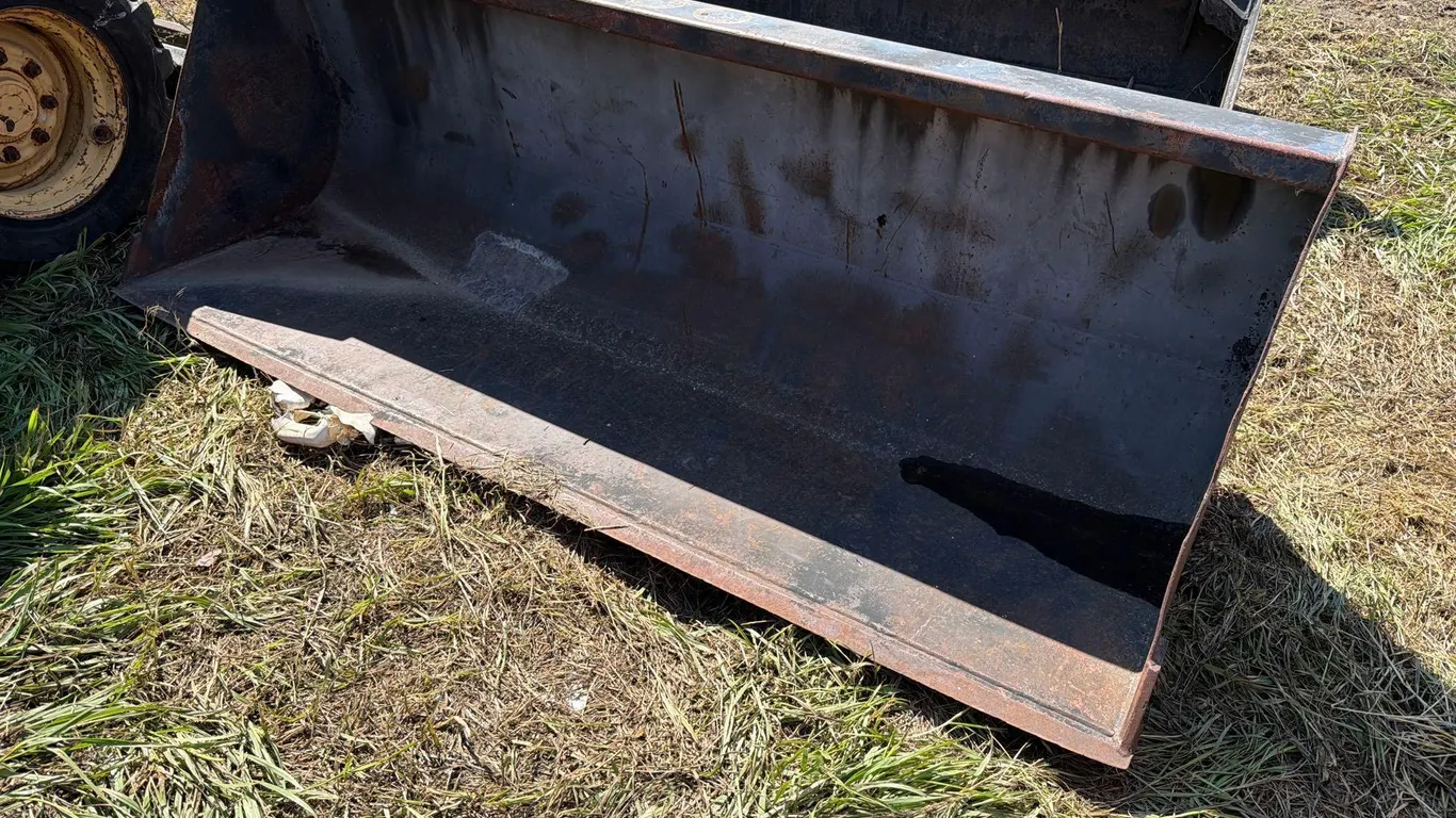 Skidloader 7ft Quick Tach Bucket
