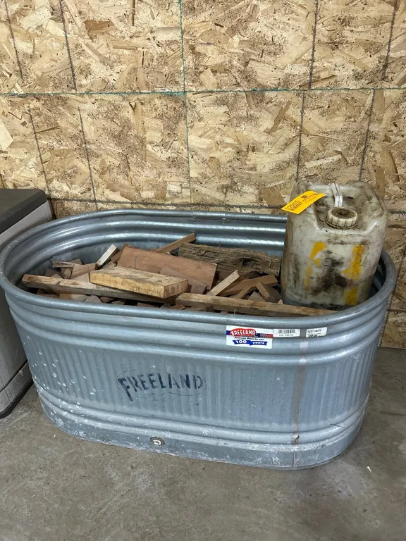Freeland Galvanized Oval Stock Tank with Scrap Wood