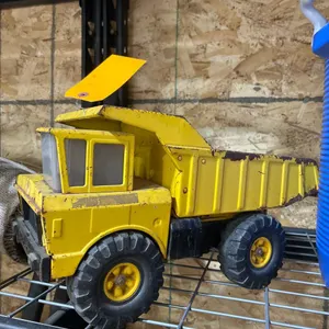 (1) Vintage Pressed Steel Toy Dump Truck
