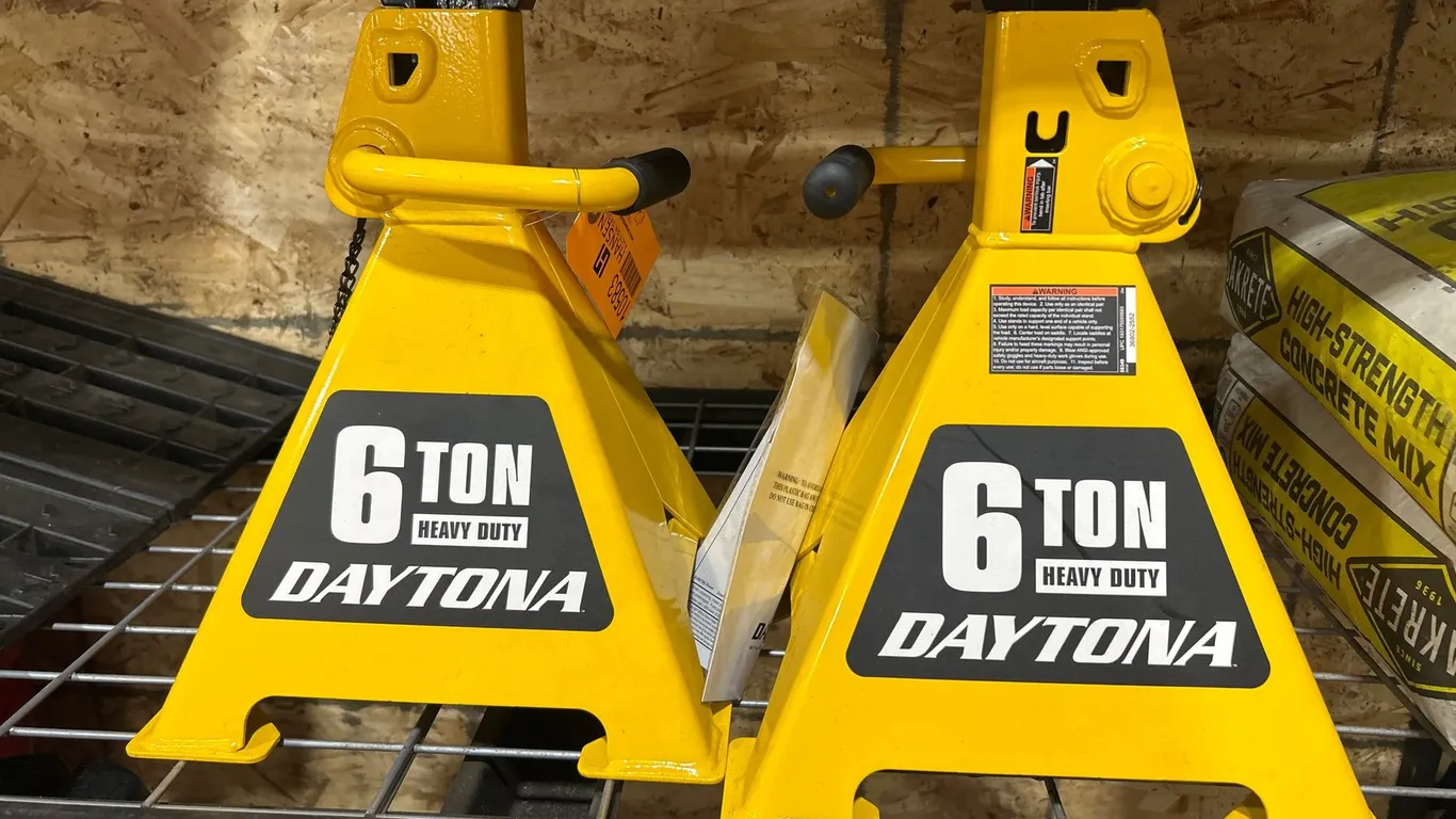(2) Daytona 6 Ton Heavy Duty Jack Stands