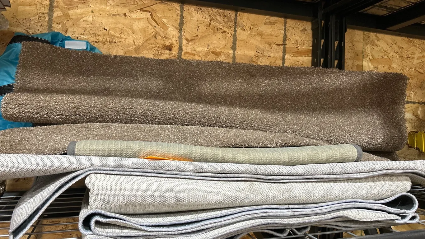 (4) Rugs