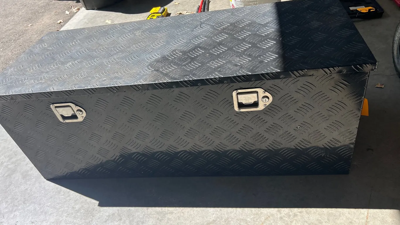 Black Diamond Plate Truck Tool Box