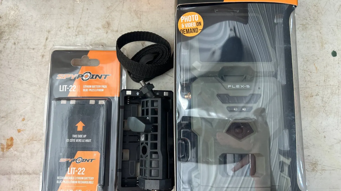 Spypoint Flex-S Solar Cellular Trail Camera with Battery Pack and Mount