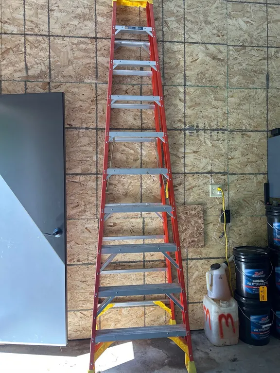 Werner 10' Fiberglass Step Ladder
