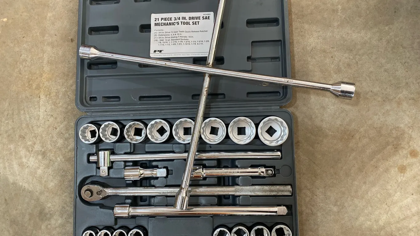 Performance Tool 3/4" Drive SAE Socket Set and Pittsburgh 4 Way Lug Wrench