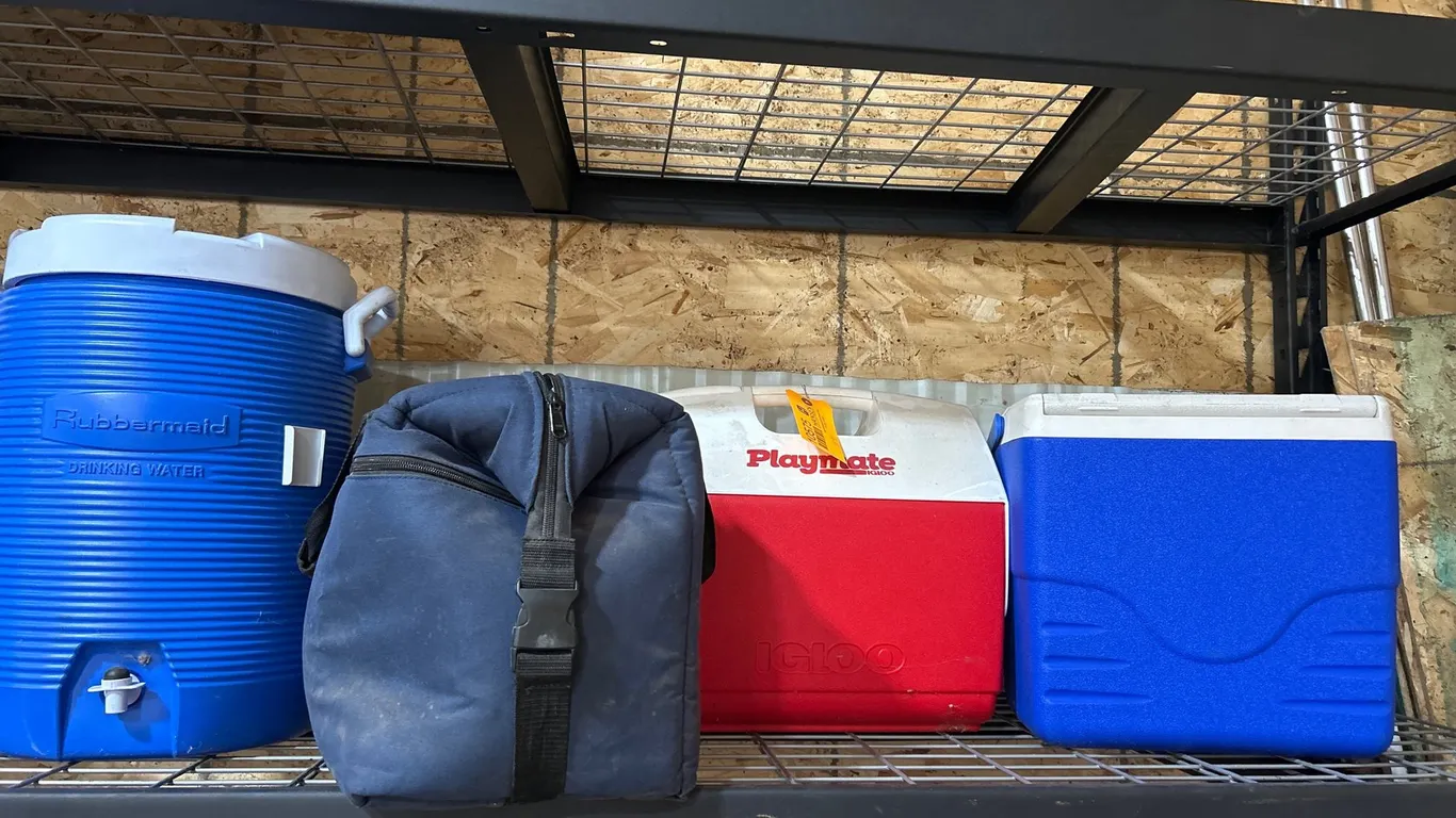 (4) Coolers