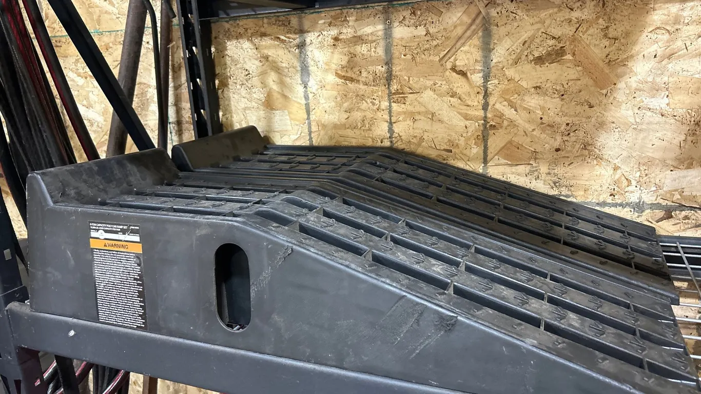 (1) 6 Ton Capacity Poly Car Ramp Set